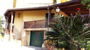 Cod: 4688 – Vendesi villetta in campagna a Carlentini c.da Gruppilli posta su due livelli di circa 200 mq, con terreno